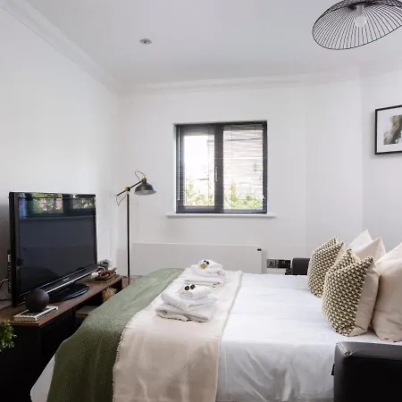 The London Mews 15 Minute Walk To Centre Sleeps 4 Appartement York