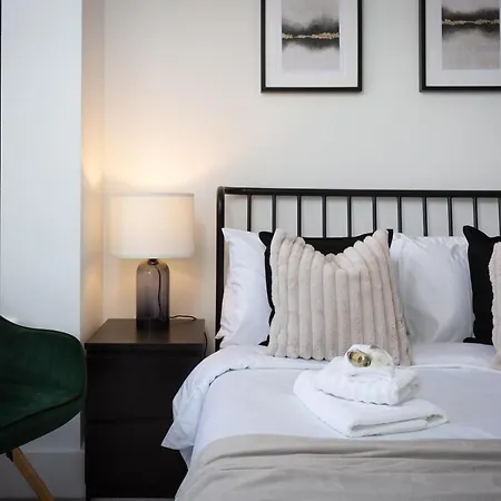 The London Mews 15 Minute Walk To Centre Sleeps 4 York