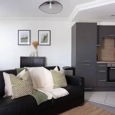 The London Mews 15 Minute Walk To Centre Sleeps 4 *